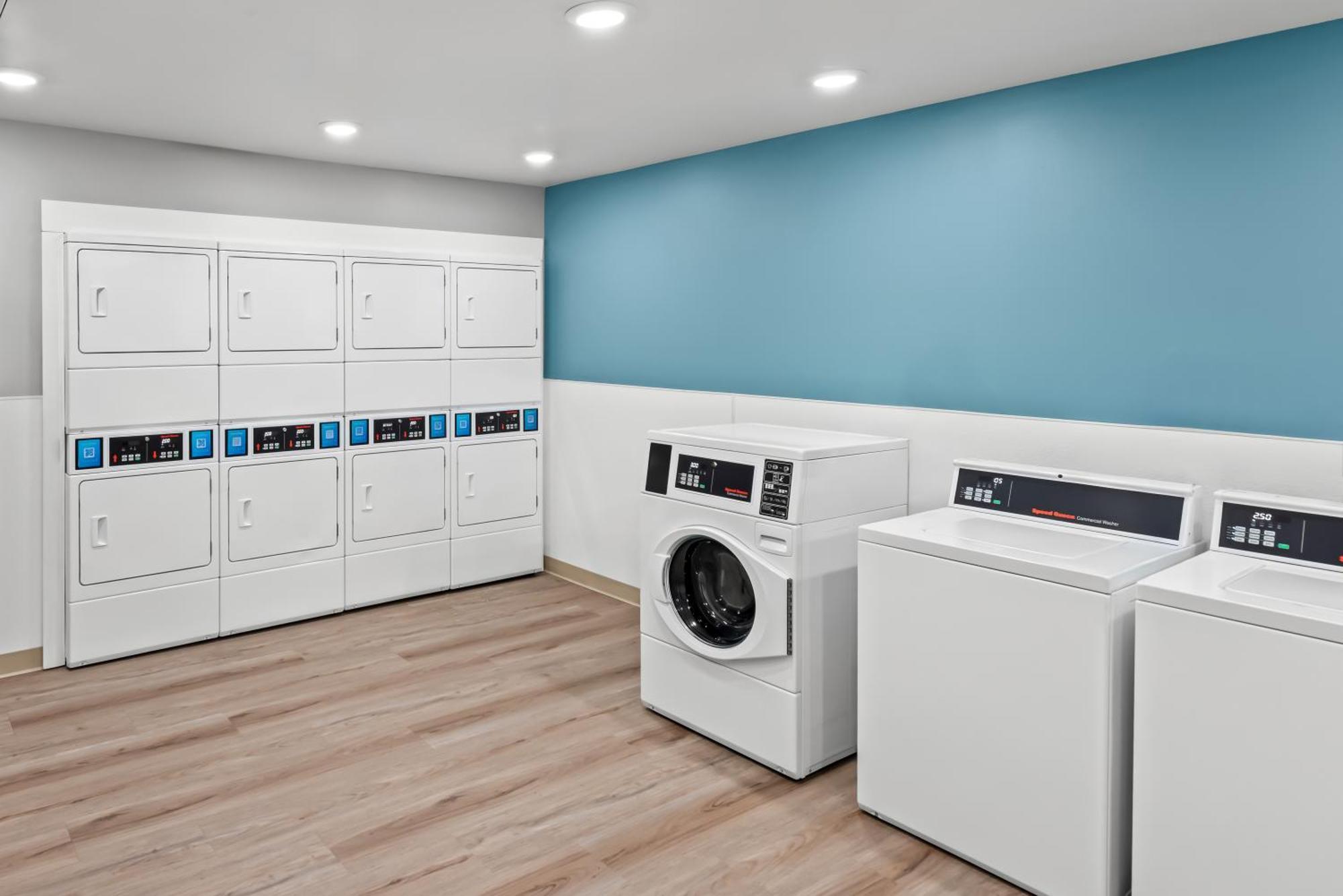 Woodspring Suites Coralville Iowa City المظهر الخارجي الصورة